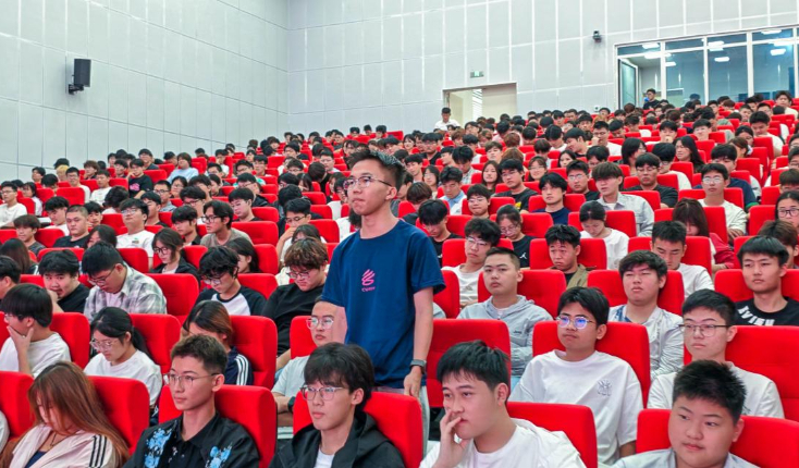 ​【新华网】江苏welcome购彩技术大学全覆盖开展2026级新生入党启蒙教育